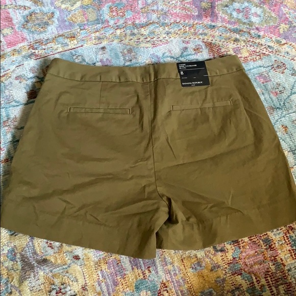Front Buttons Banana Republic Shorts - Picture 3 of 3